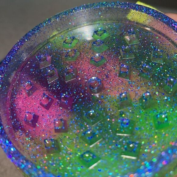 Handmade epoxy resin grinder - Picture 4 of 6